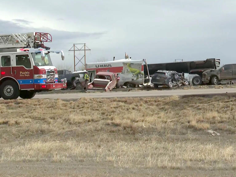 5 dead in pile-up crash involving over 30 vehicles, including multiple ...