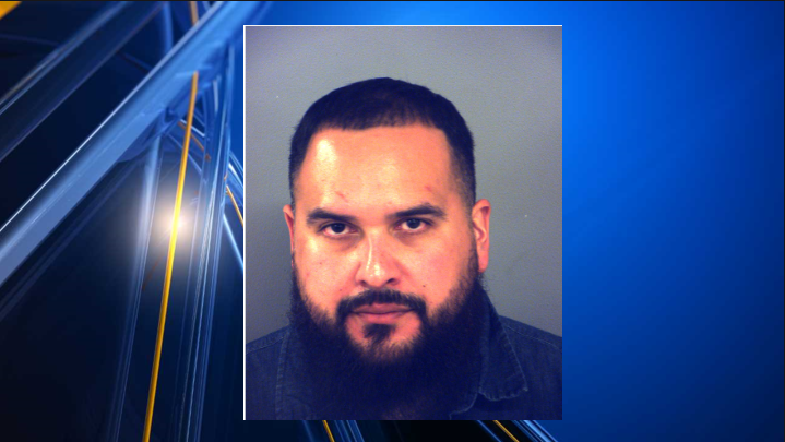 Man arrested after multiple traffic violations, fleeing deputies