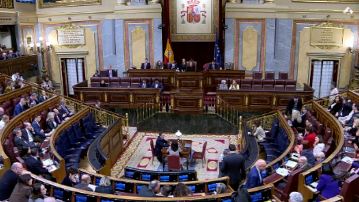 El Congreso tumba la ley de Vox para prohibir el burka, sólo apoyada ...