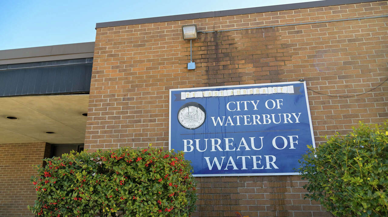 Water main break in Waterbury causes early school dismissal, water cuts ...