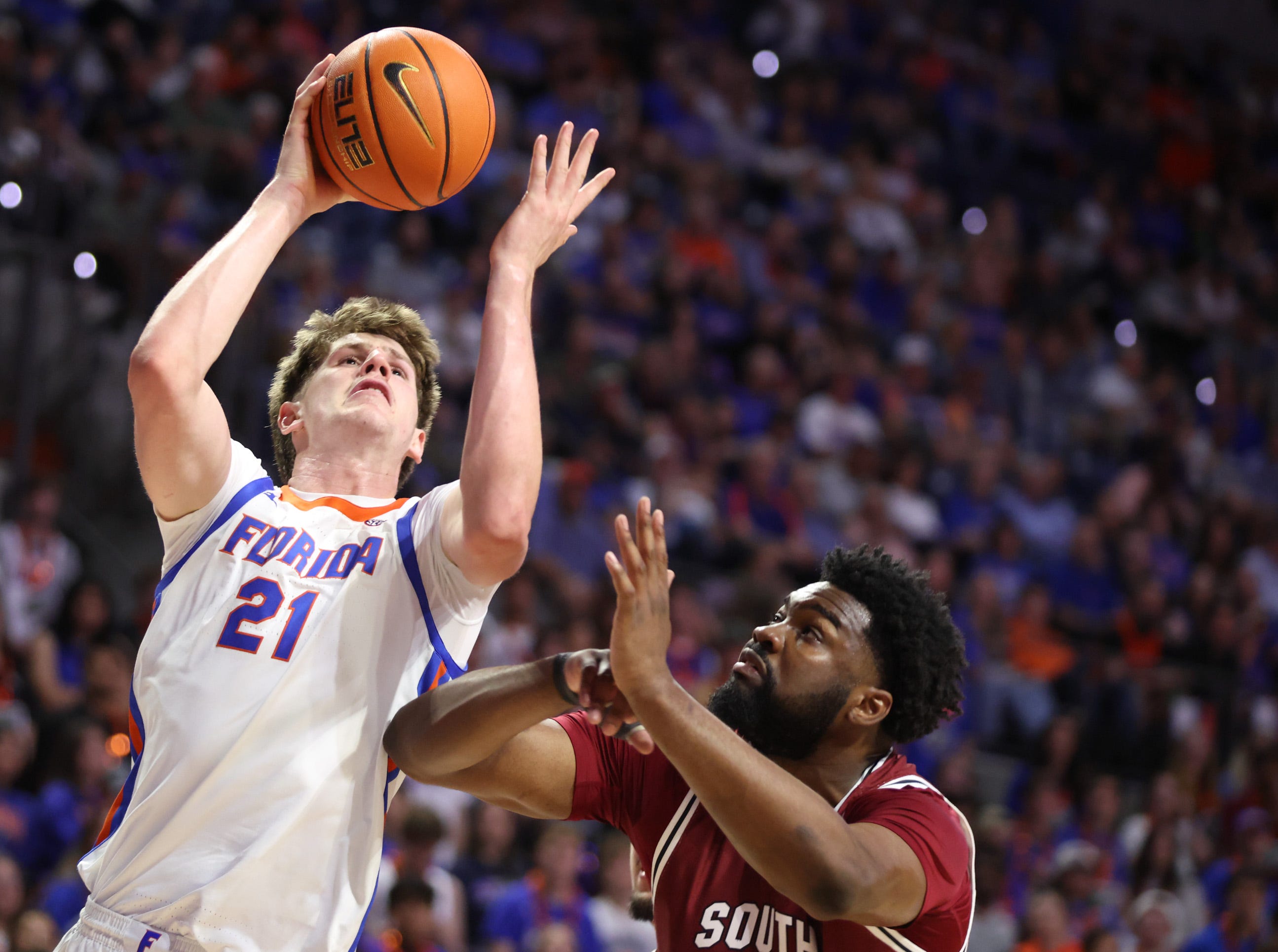 Florida basketball Alex Condon hits 1,000 career points, but his focus ...