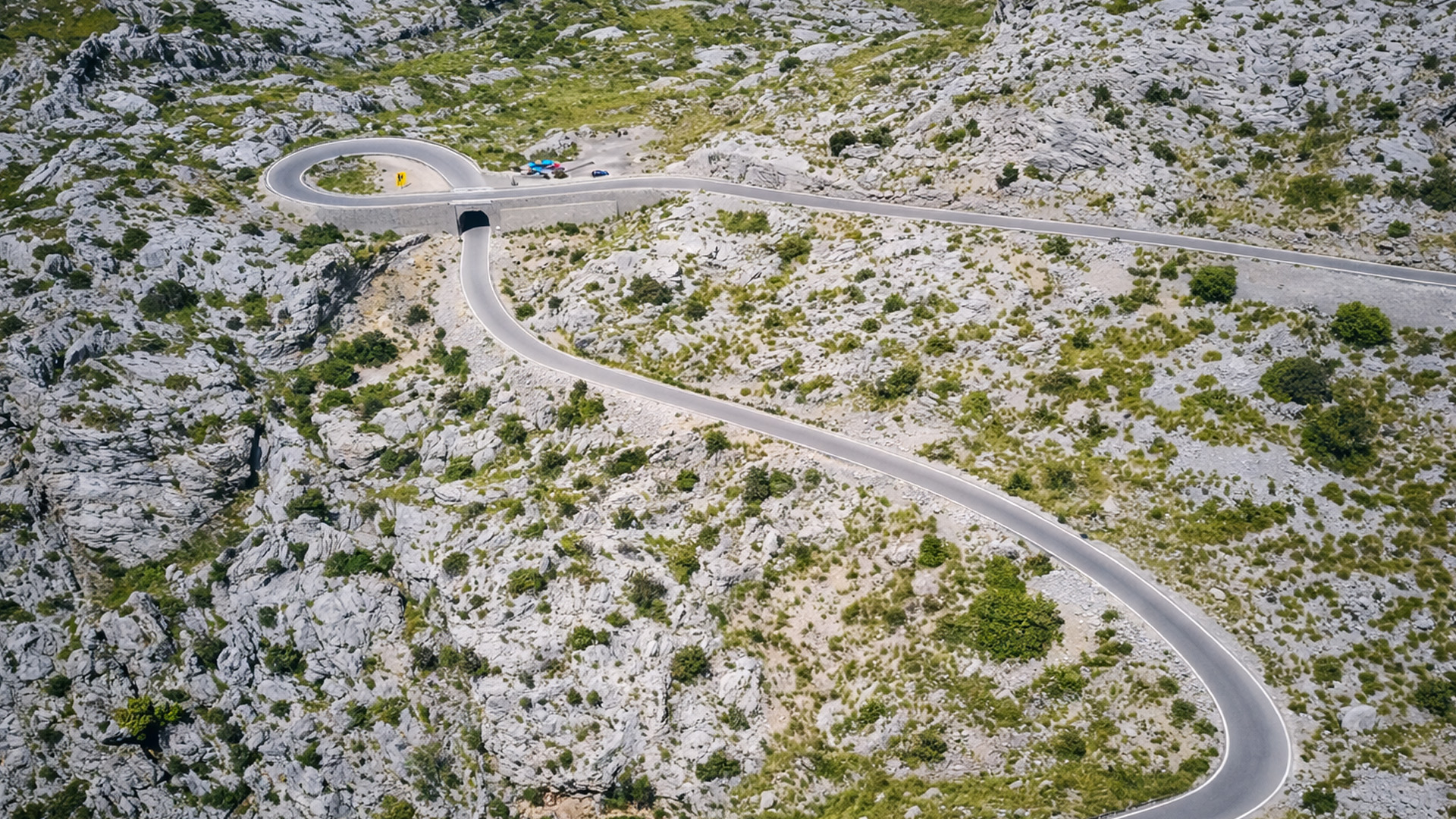 A mountain road with no room for error