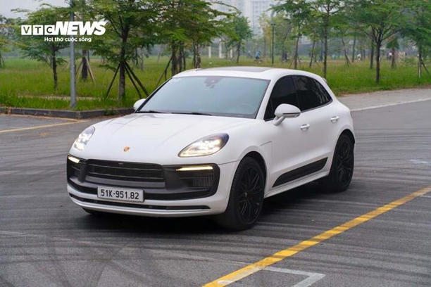 Hình ảnh chú ngựa ở trung tâm huy hiệu Porsche gắn liền với lịch sử của vùng đất Stuttgart.