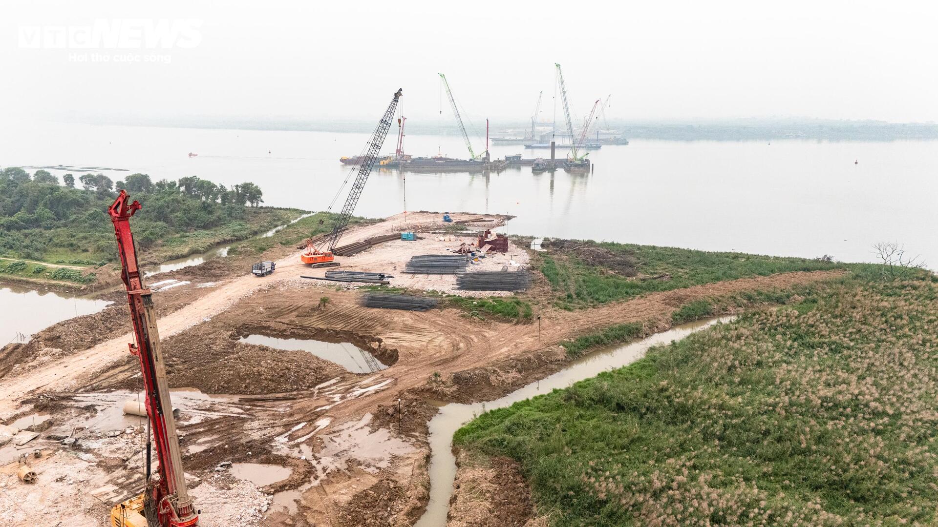 Mục sở thị đại công trường thi công 7 cầu bắc qua sông Hồng