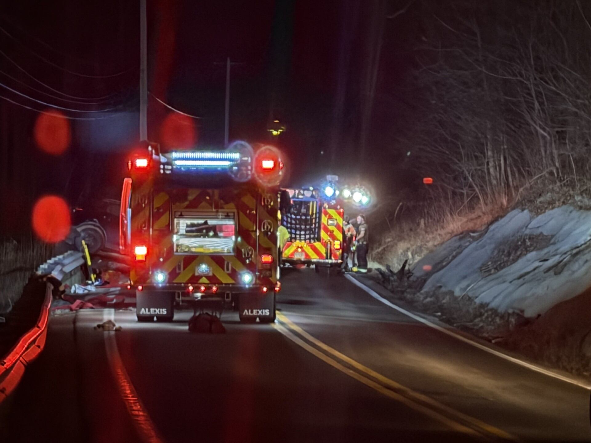 Crash closes Putnam County roadway