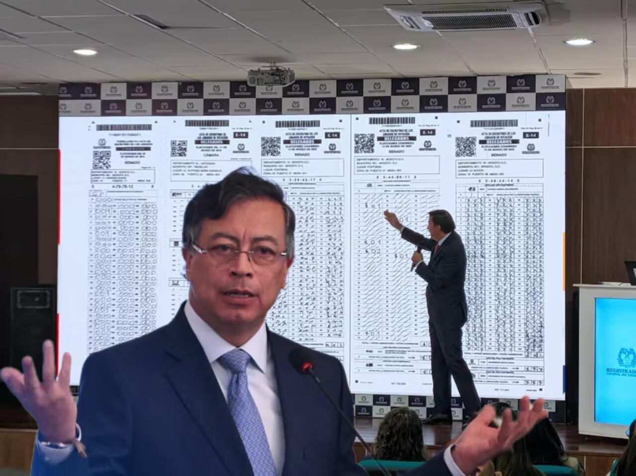 Petro le responde al registrador nacional, quien pidió dejar en blanco las  casillas de los formularios E-14: “Lleva al fraude electoral”