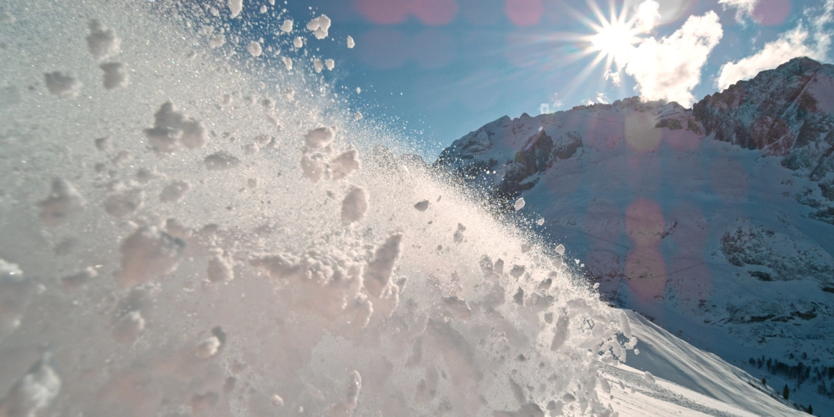 Neun Vermisste nach Lawinenabgang bei einer geführten Skigruppe