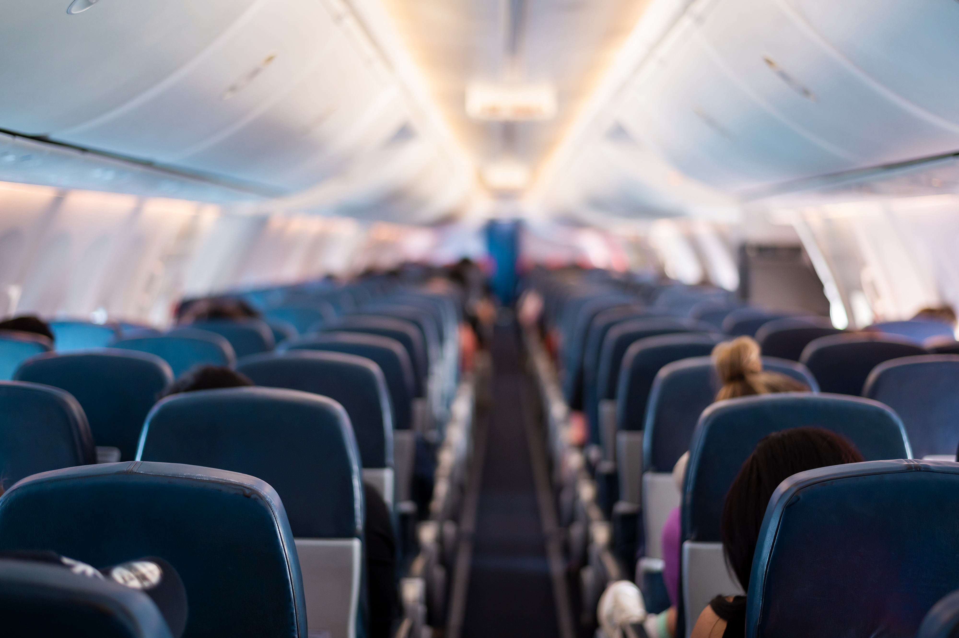 Qual è il posto più sicuro in aereo in caso di incidente? Cosa dice ...