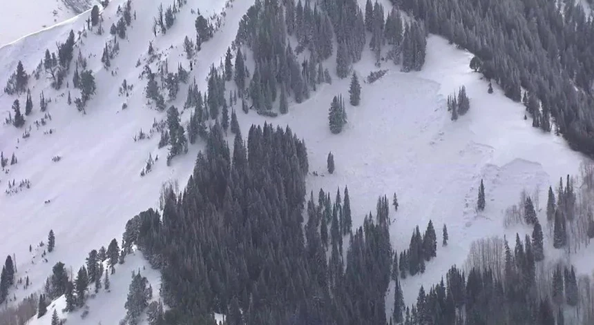 Avalanche deixa dez esquiadores desaparecidos no oeste dos Estados Unidos