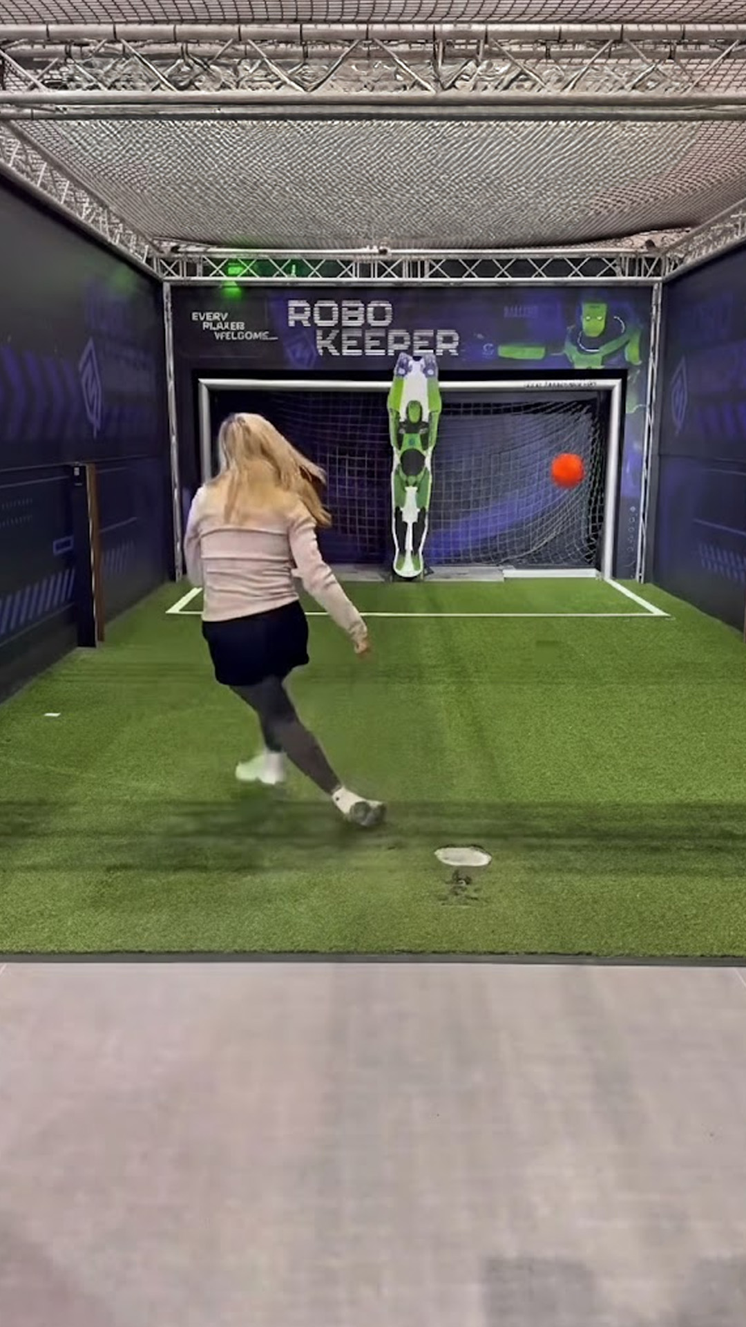 The best shot direction to beat the RoboKeeper