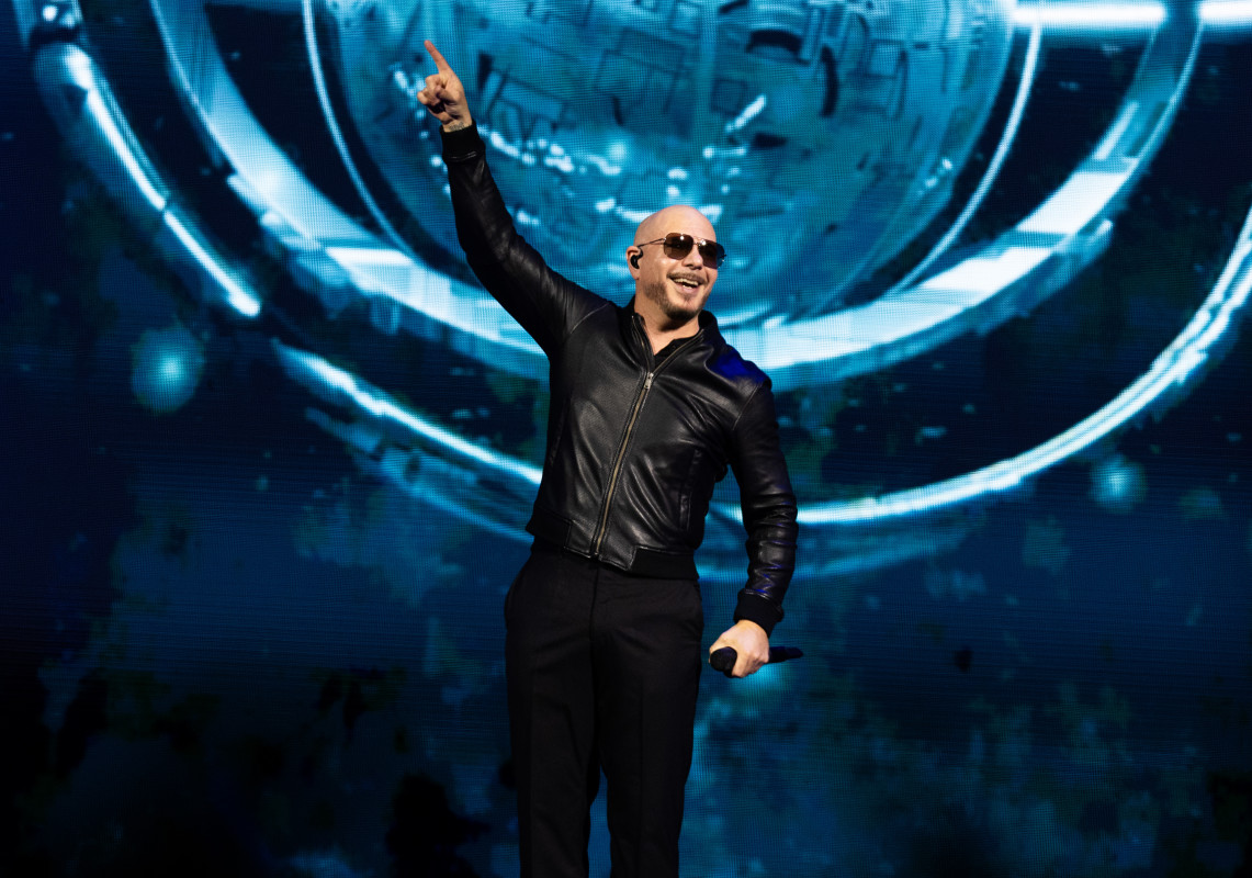Fans React to Pitbull’s Fiery Onstage Political Statement: 'Ur Supposed ...