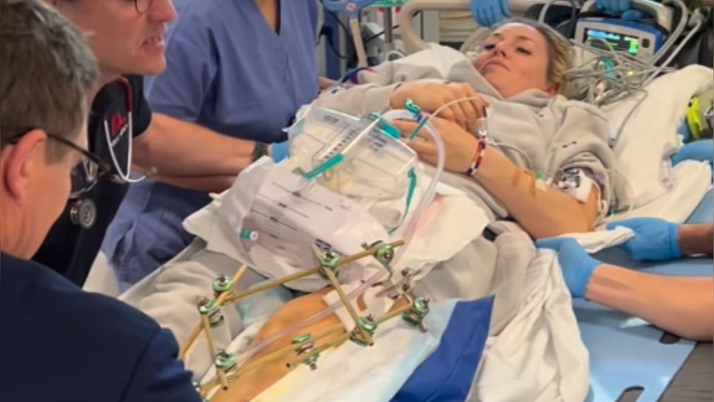 Bed on the plane: Lindsey Vonn's complicated return flight