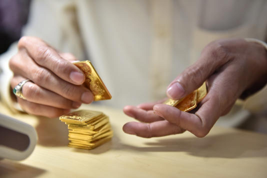 Giá vàng tăng mạnh trong suốt hai năm qua khiến nhu cầu đầu tư vàng tăng cao hơn bao giờ hết - Ảnh: N.P