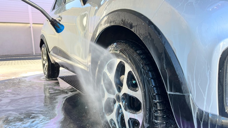 10 popular car cleaning tips worth trying (and some you should avoid)