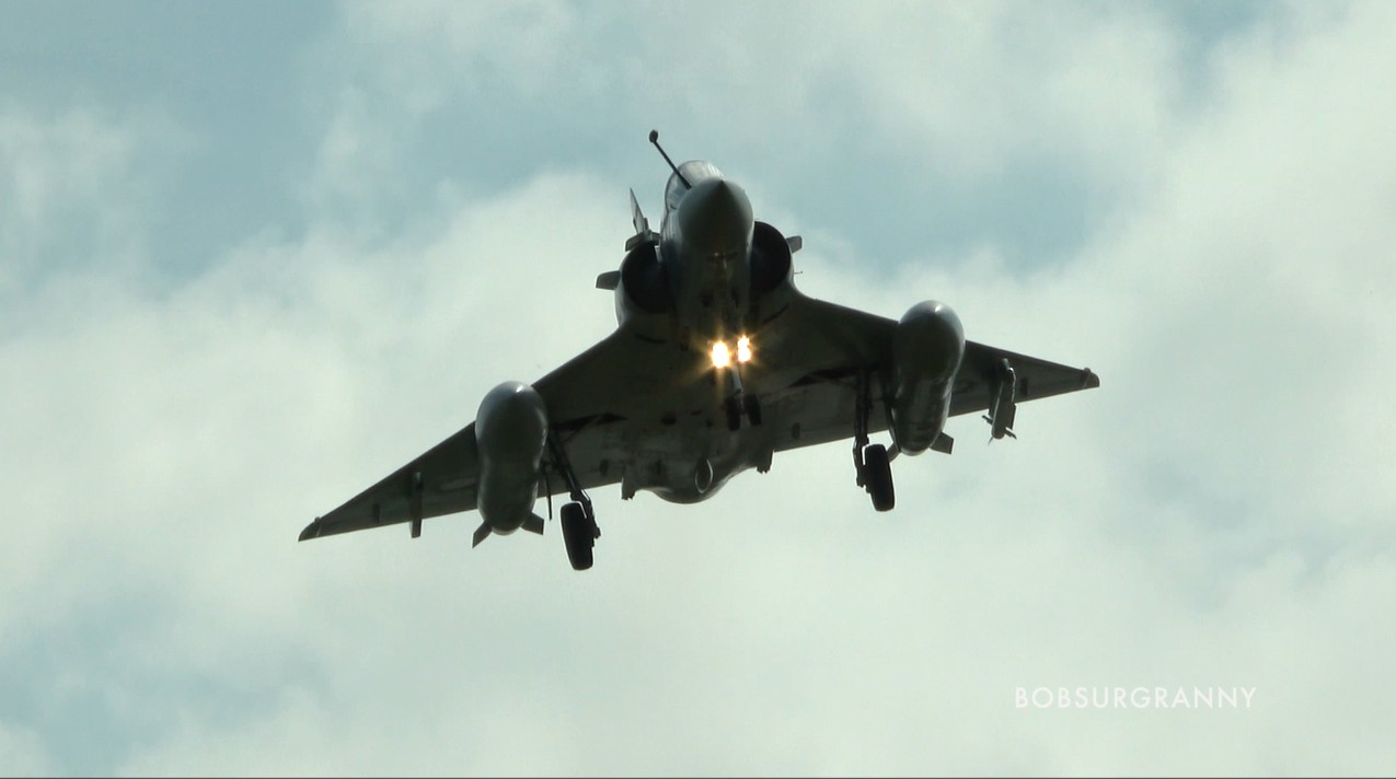 Watch the Mirage 2000 tear into RIAT in pure fighter style