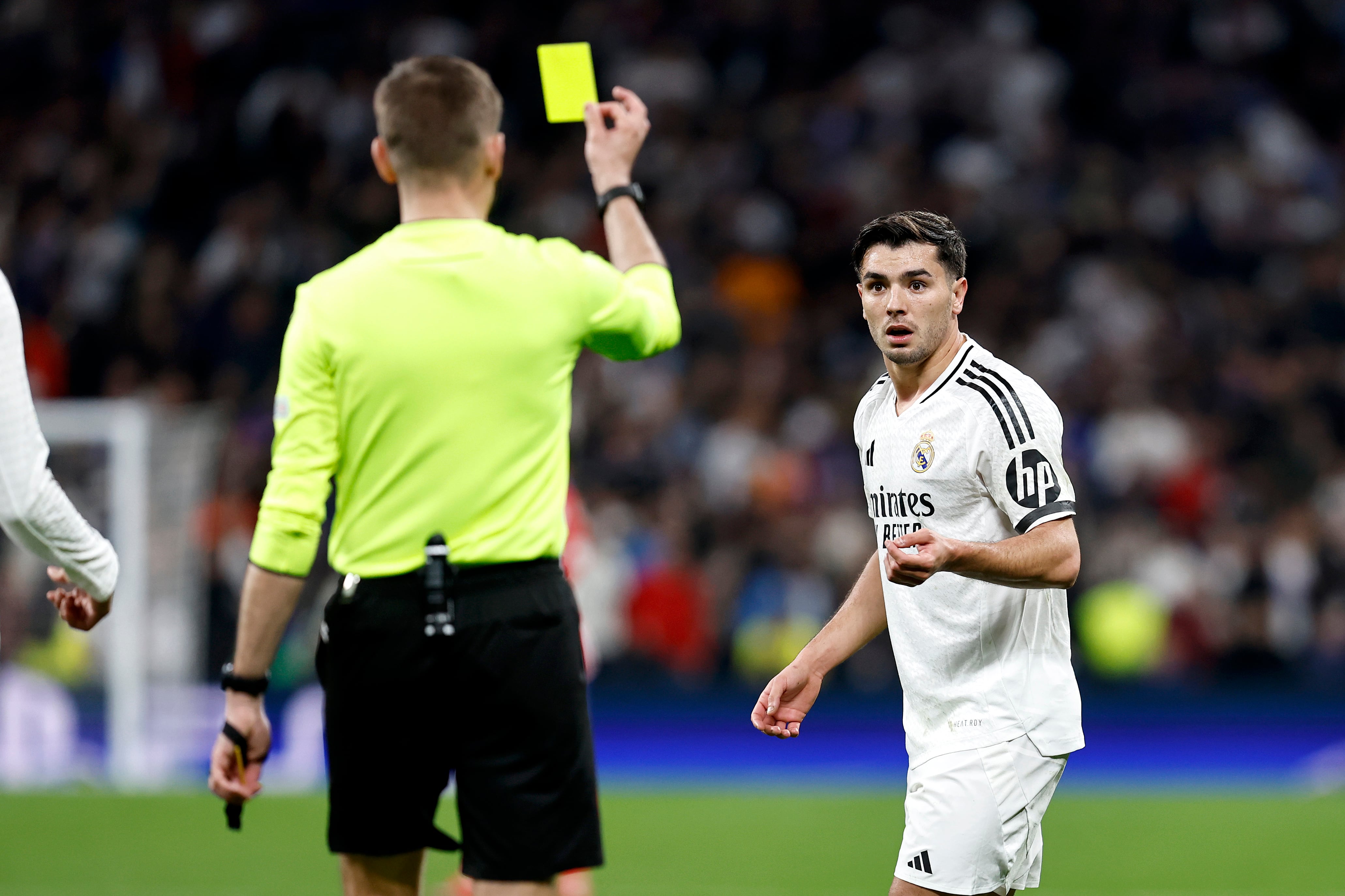 How do yellow cards work in new Champions League format? All players ...