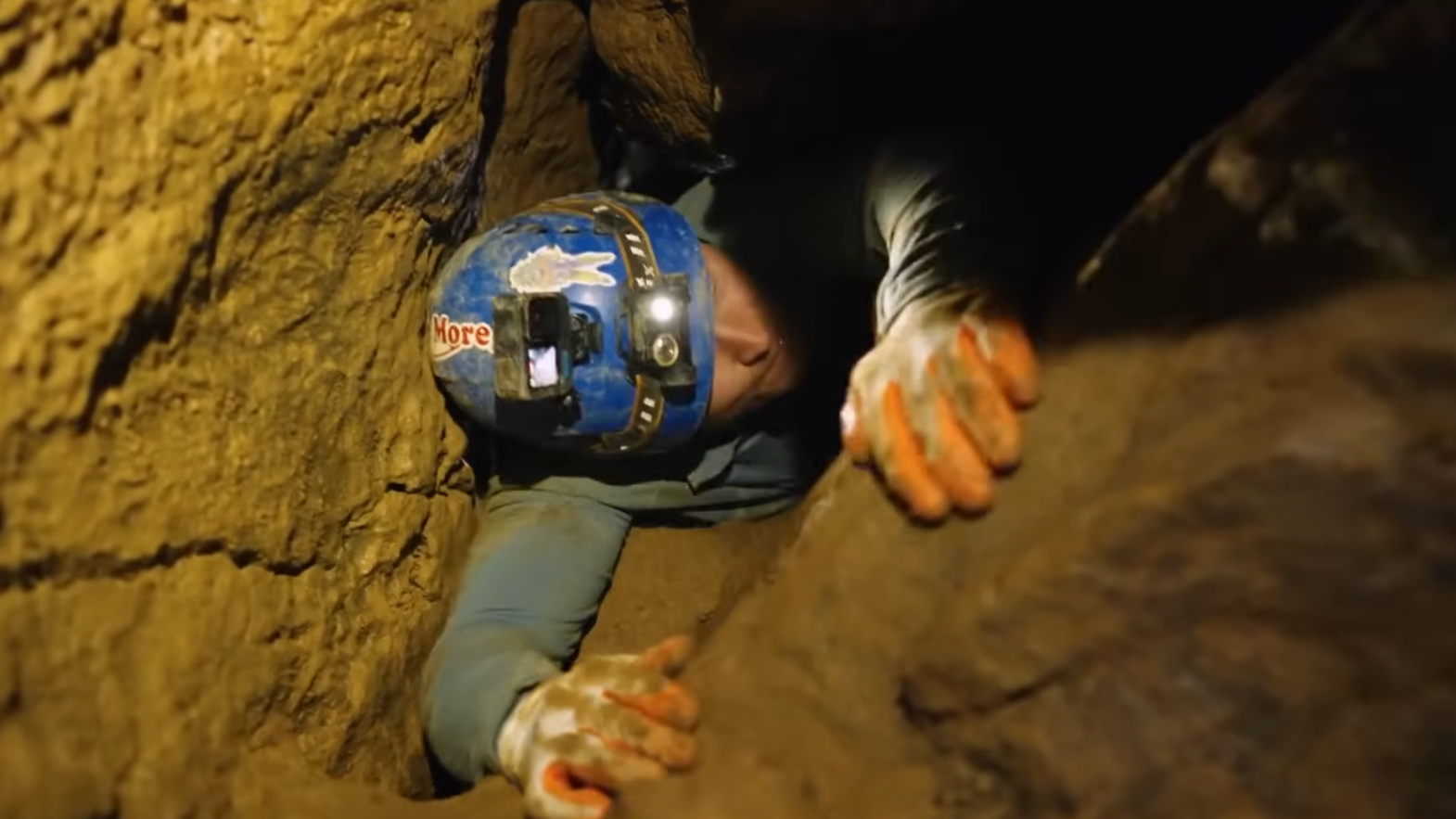 Come una svolta sbagliata intrappolò John Jones a testa in giù per 24 ore