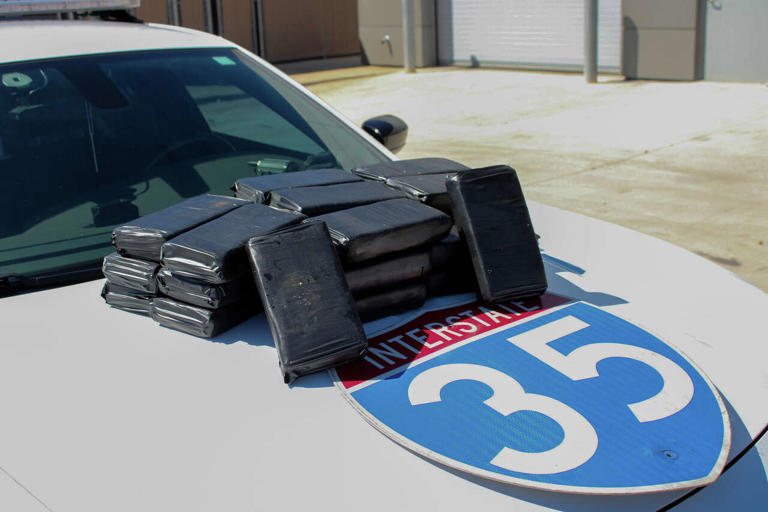 Traffic stop yields seizure of $325,000 worth of cocaine in Kyle ...