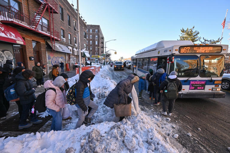 NYC commuters battle travel nightmares on subways, trains after record ...