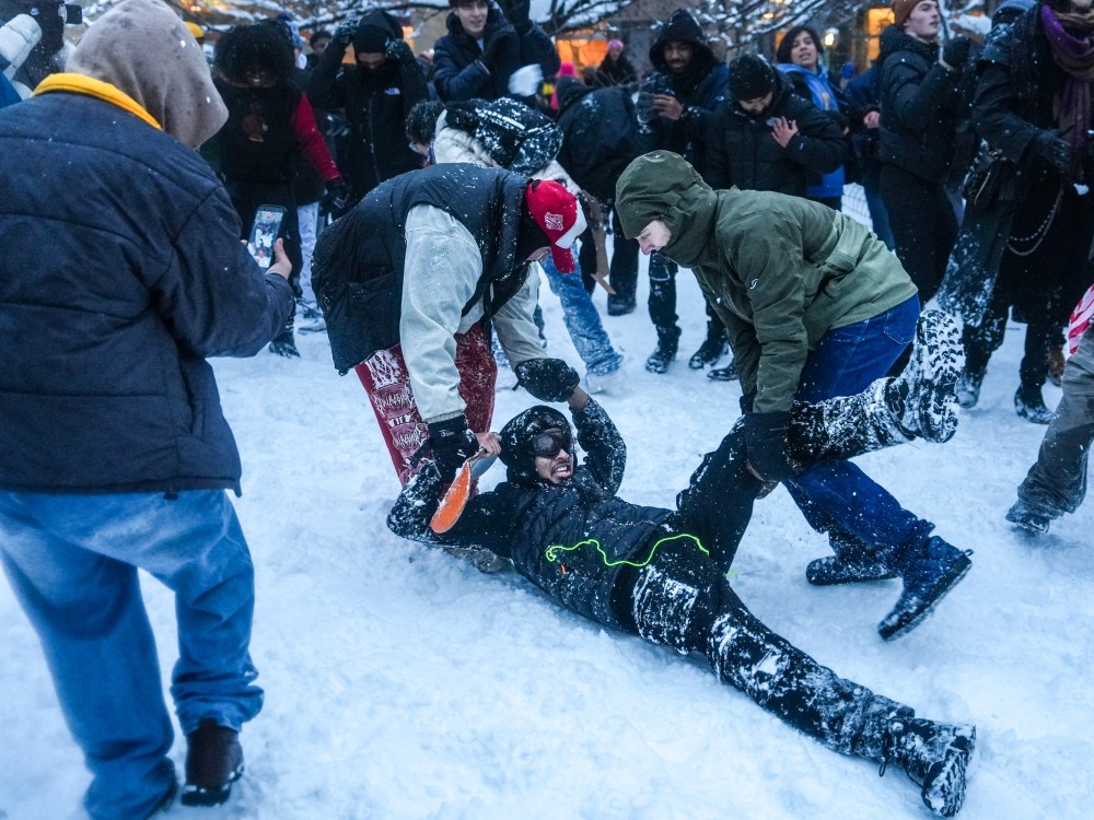 New York cops injured in snowball fight as police investigate