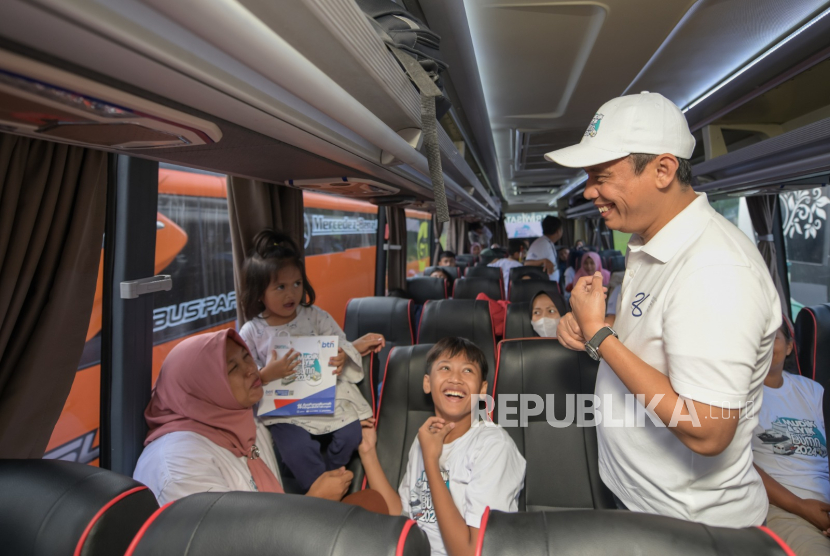 Pemberangkatan perdana armada bus Program Mudik Gratis BUMN 2025 dari Stadion Gelora Bung Karno (GBK) Senayan, Jakarta.