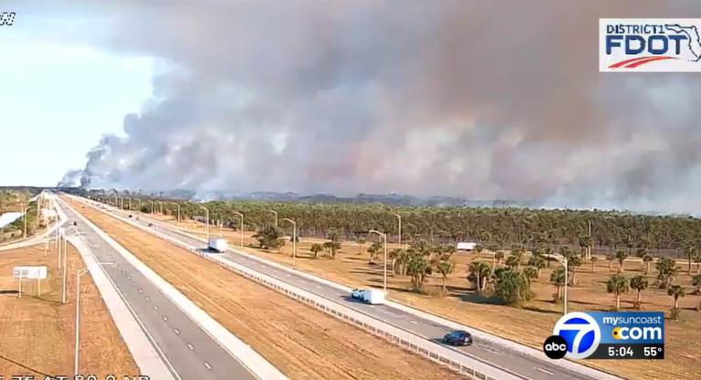 Large fire burning along I-75 in Collier County near mile marker 78