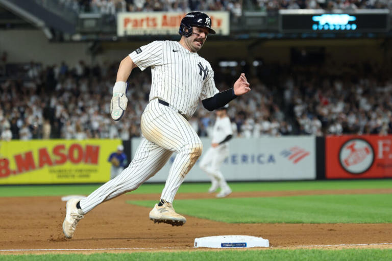 Yankees are reportedly still open to adding a right-handed bench bat