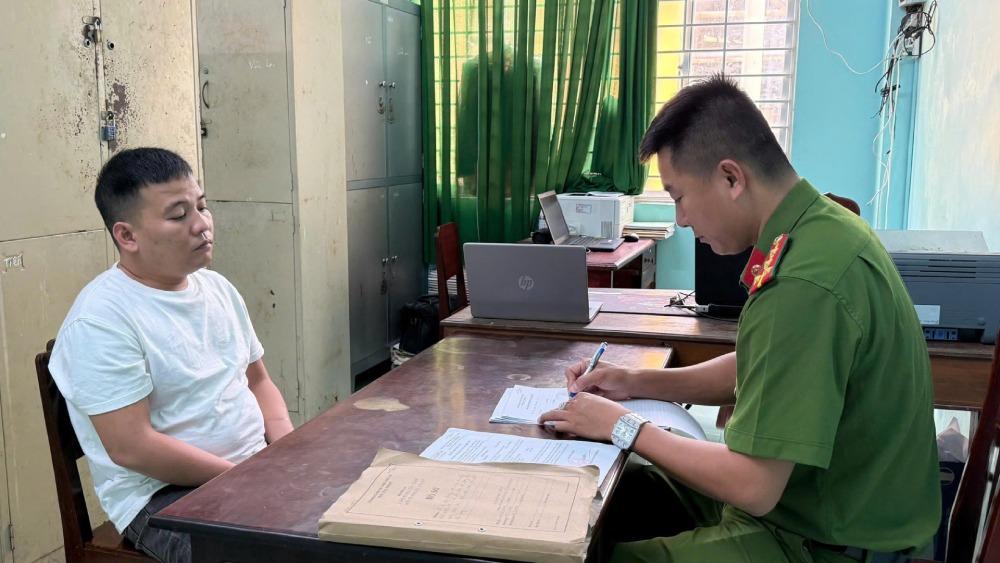 Dùng dao tự chế chém người thương tích rồi bỏ trốn đi làm nghề biển