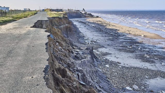 Experts issue warning as homes across US coast suddenly collapse: 'It's ...