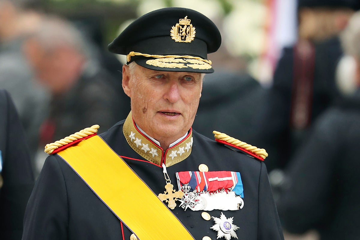 Norway’s King Harald admitted to a hospital on Spanish island<br>