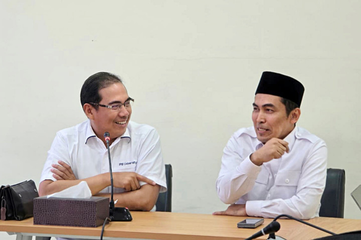 Kemenhaj Kukuhkan Ekosistem Ekonomi Haji Bersama IPB