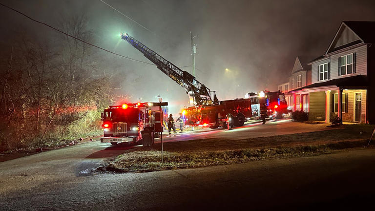 Crews extinguish fire near Swamp Rabbit Trail, officials say