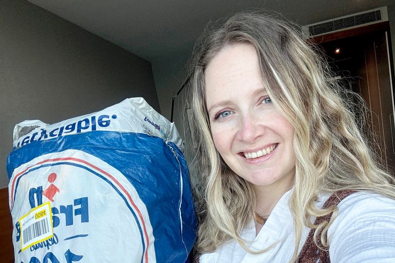 Ryanair passenger who refused to pay £30 baggage fee uses £2.59 travel hack