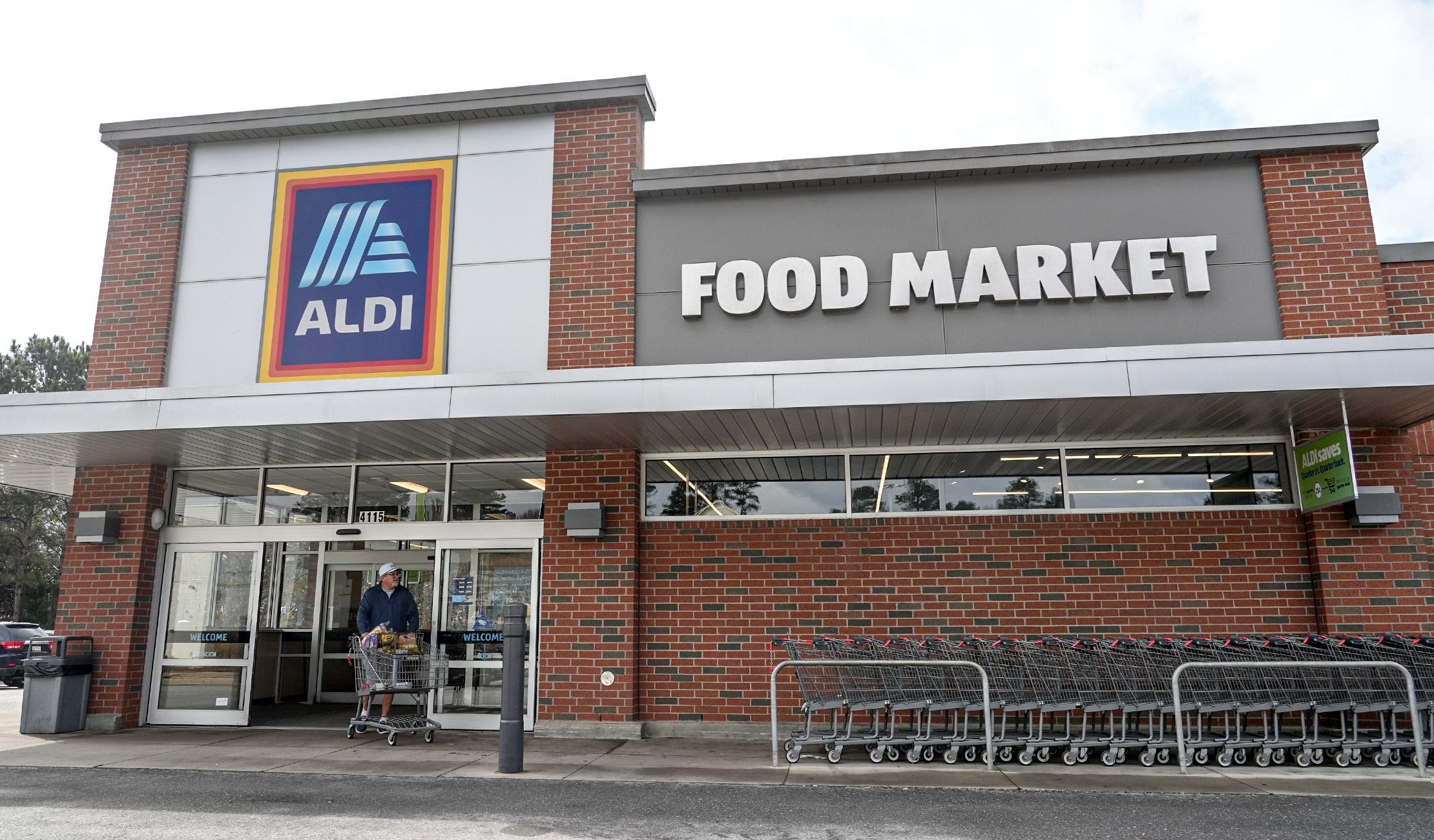 Doors open today for SWFL's newest grocery store. Grand opening tomorrow