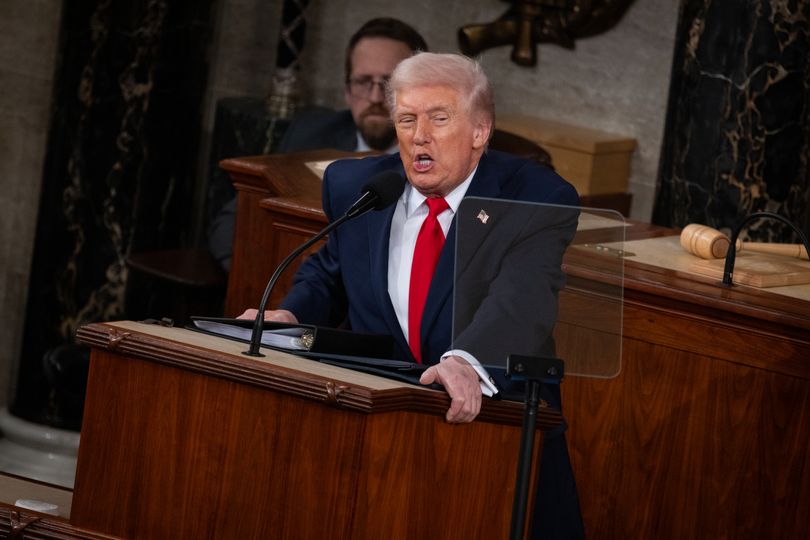 Donald Trump fact checked live on CNN after rambling State of the Union ...