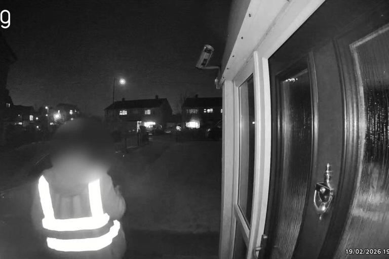 Moment Amazon driver walks into home uninvited with children inside