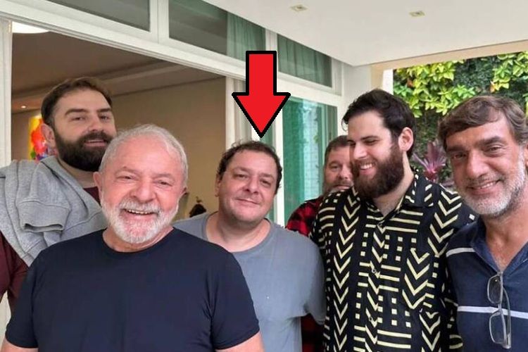 Lula com Lulinha e outros filhos (Foto: Reprodução)