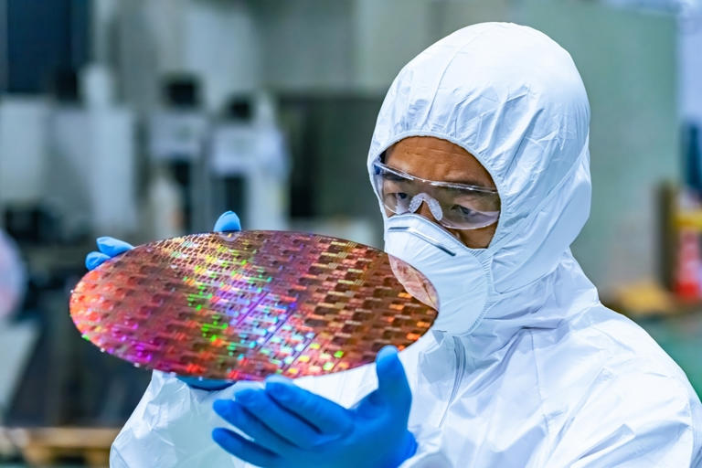 Why Photronics stock just hit 52-week high