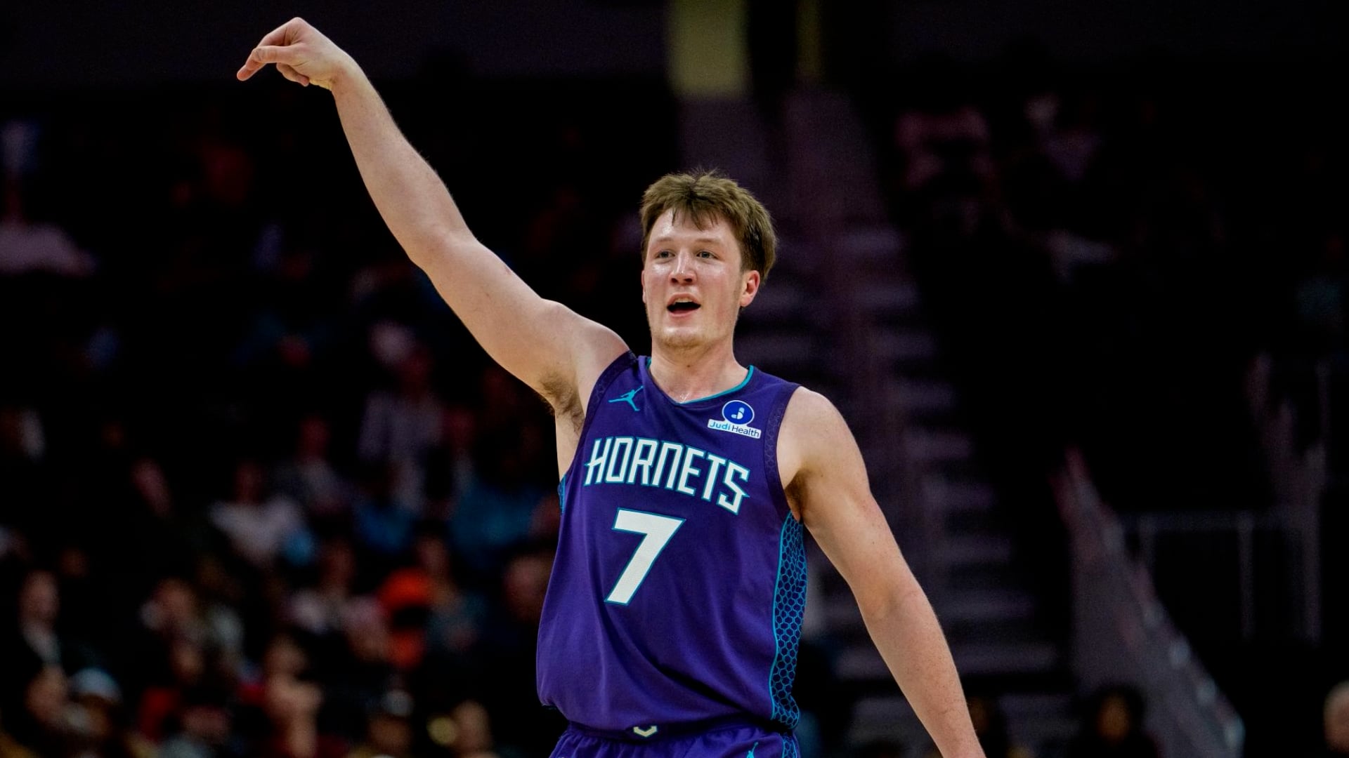 Hornets' Knueppel becomes fastest player to 200 three-pointers