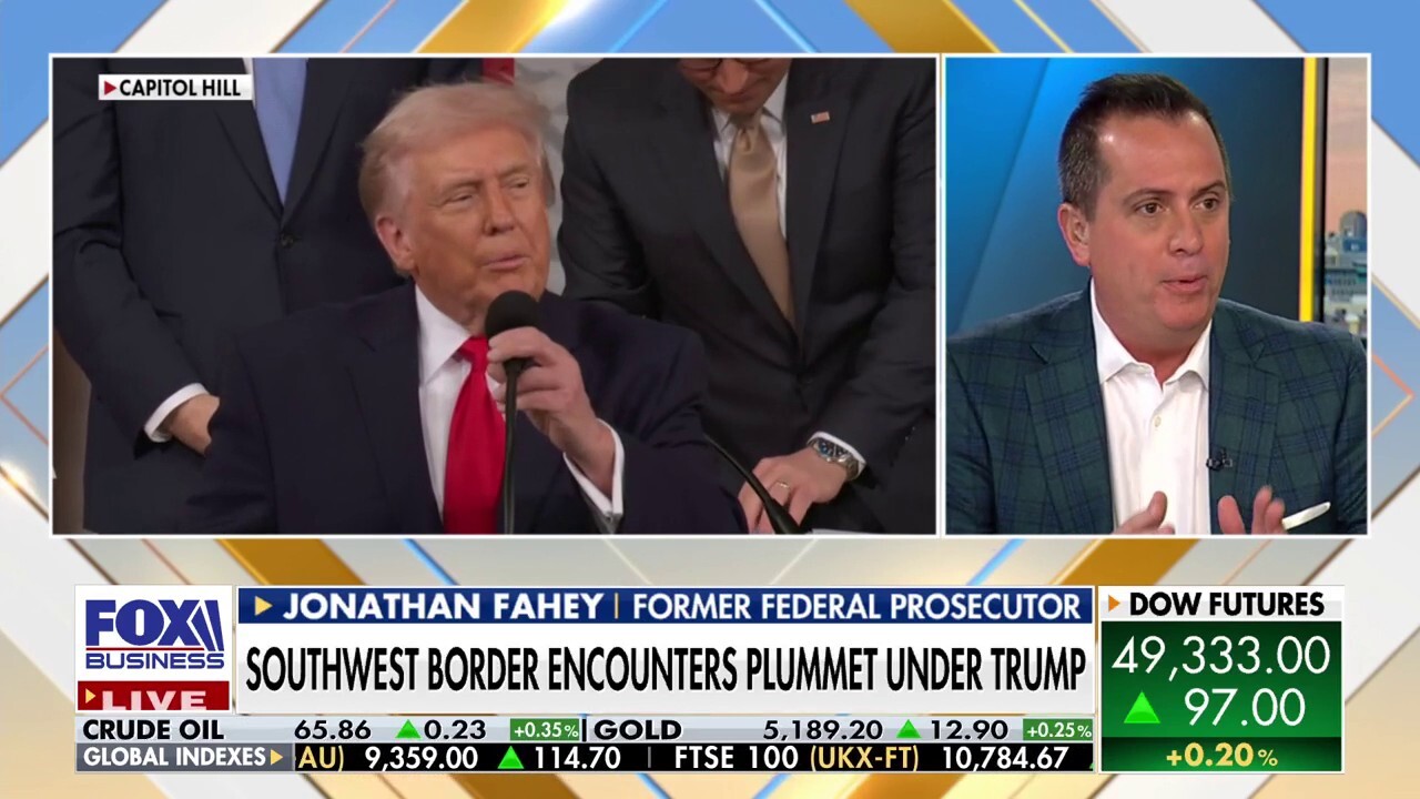 Border encounters drop 1.5 million in record year as Trump touts ...