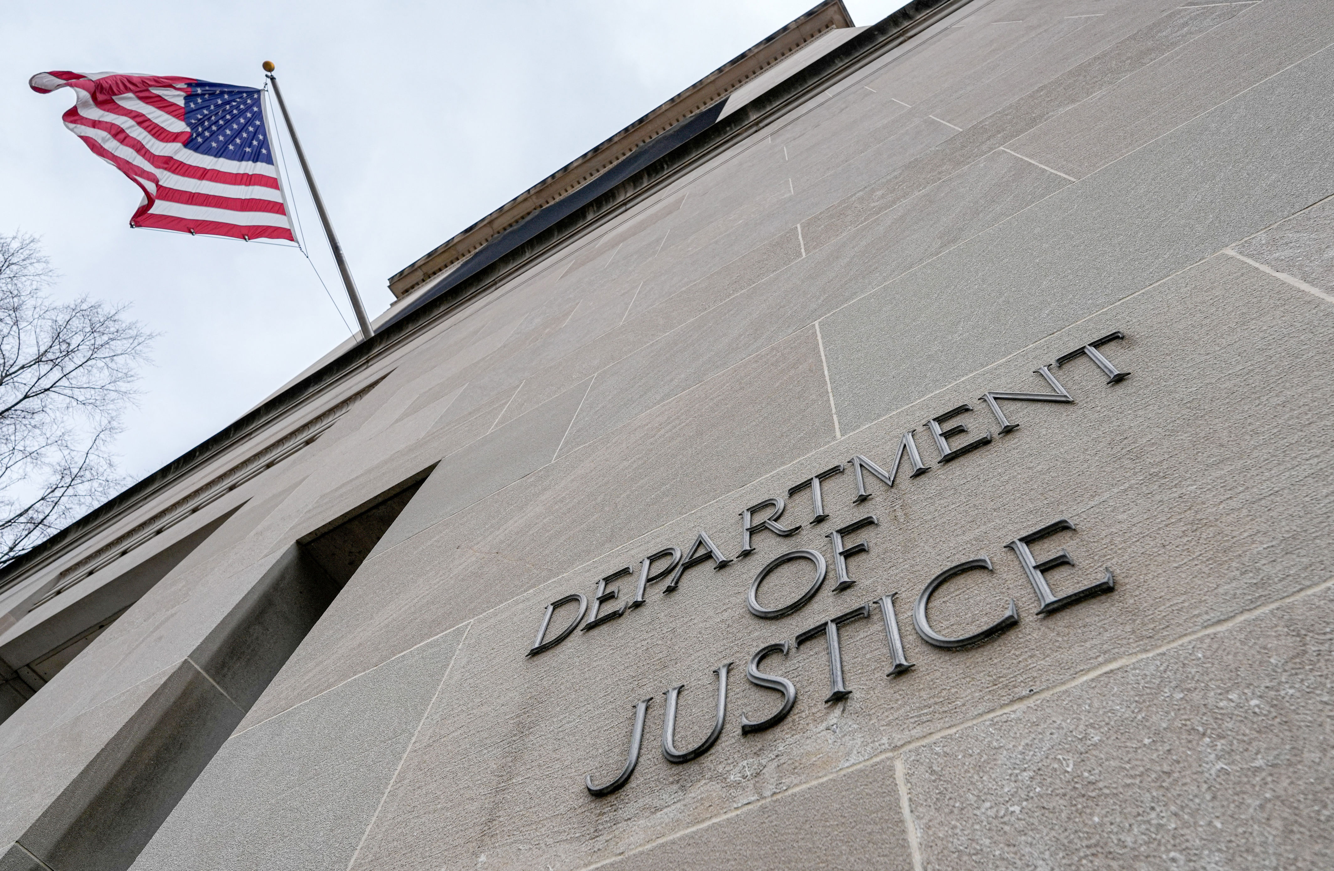 US defense secrets sold to Russians for millions in crypto<br><br>