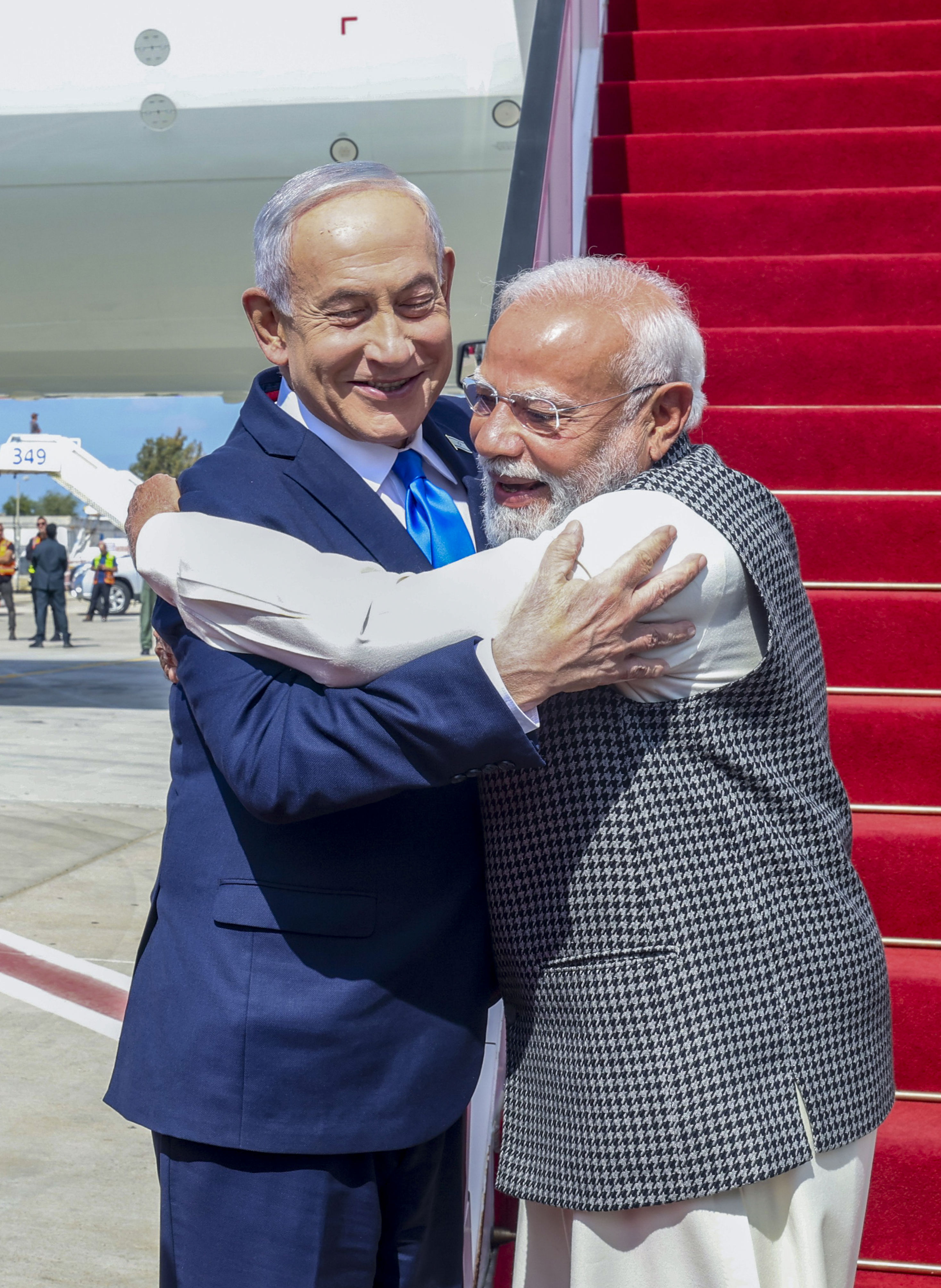 'Welcome, my friend': Netanyahu receives PM Modi at airport in show of ...