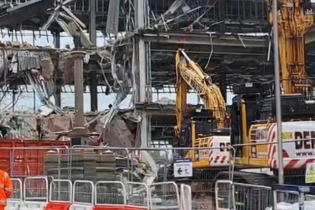 Glasgow tower block reduced to rubble as demolition begins for 381 ...