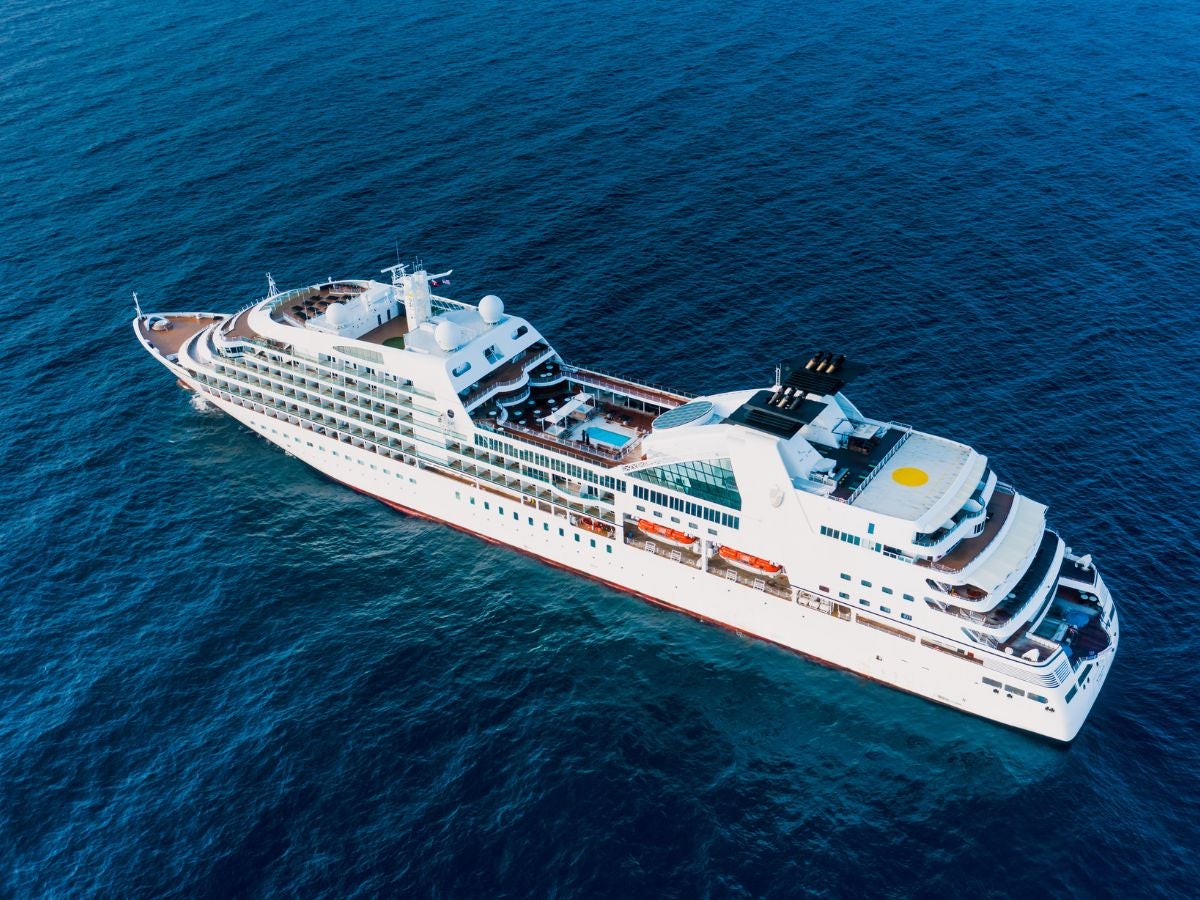 Cruceros cancelan paradas en Puerto Vallarta tras caída de El Mencho