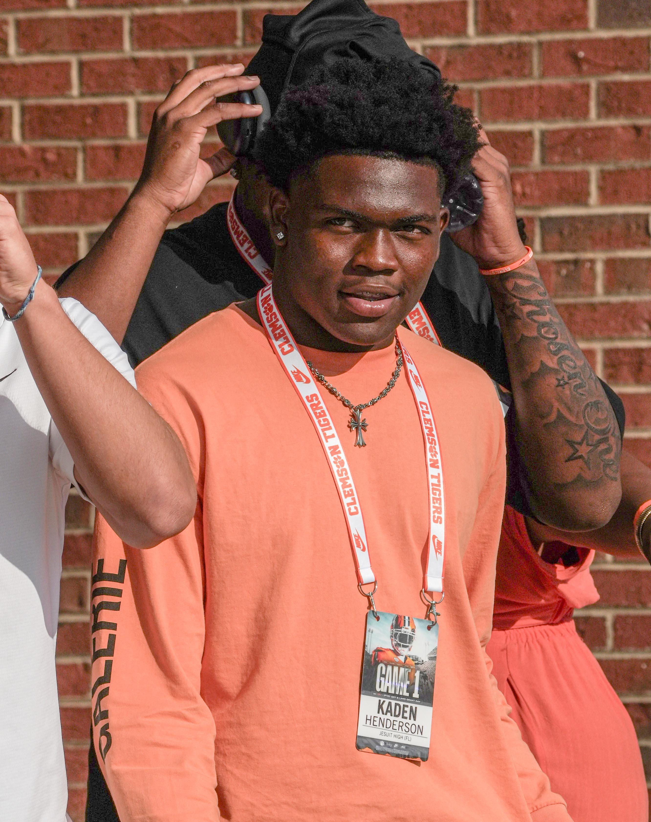 2027 Tampa linebacker schedules Tennessee football visit