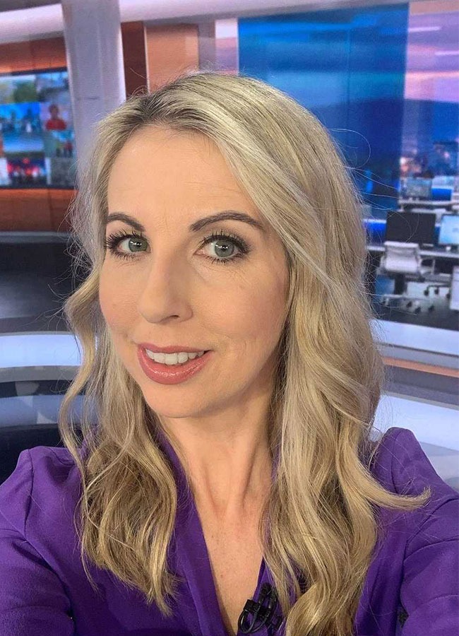 Caitríona Perry plays cupid for two Dublin Airport passengers