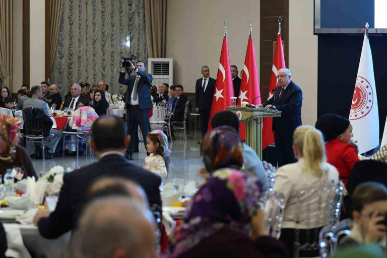 Bakan Güler, şehit aileleri ve gazilerle iftarda bir araya geldi