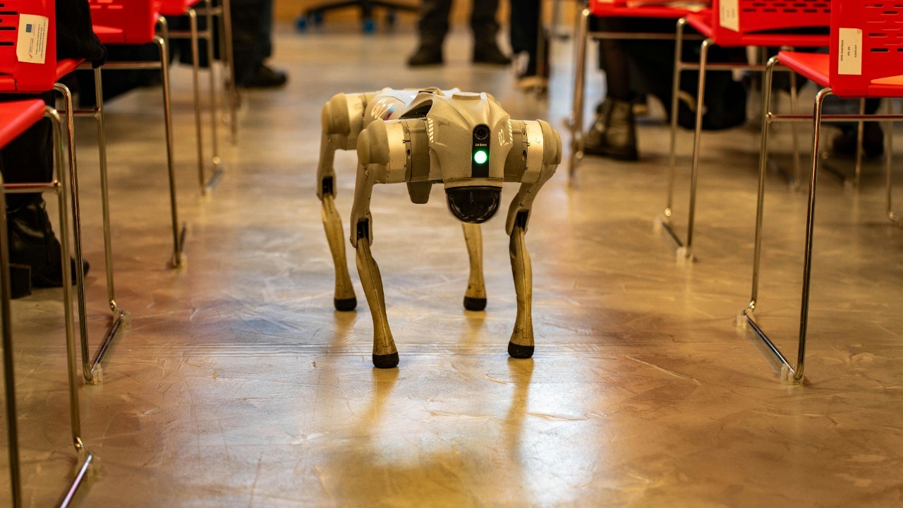 World-first quantum-inspired optimizer now rides on a mobile robot