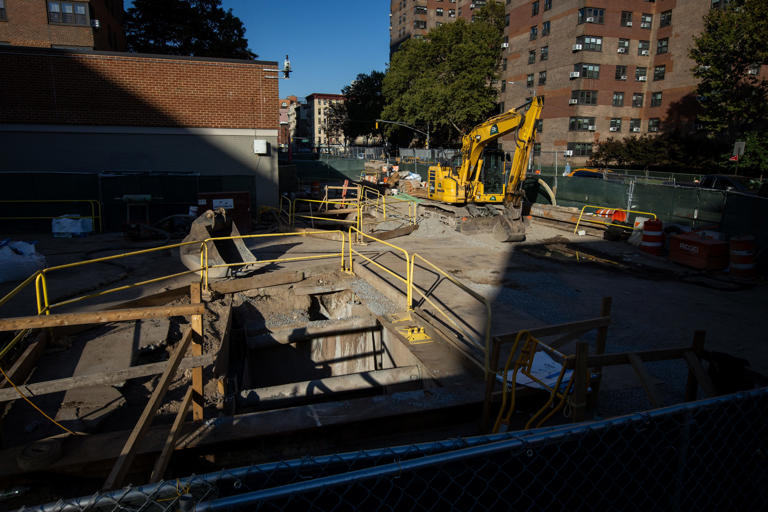 MTA threatens to sue US for frozen subway funds