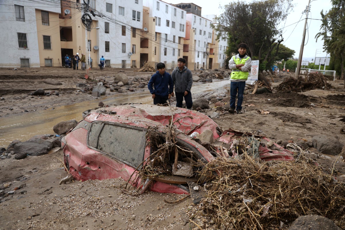 Perú declara estado de emergencia a más de 700 distritos